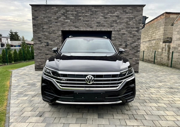 Volkswagen Touareg cena 179900 przebieg: 195000, rok produkcji 2018 z Słupca małe 497